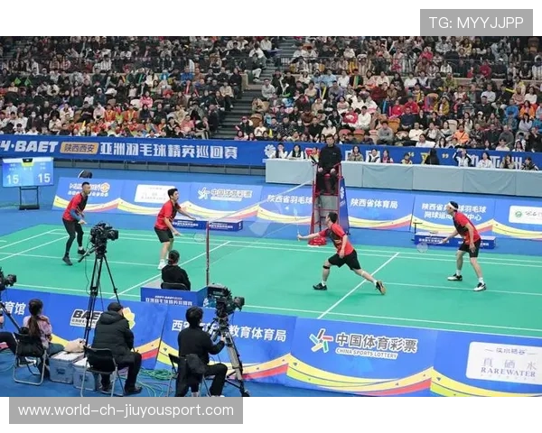 羽毛球亚团赛国信体育馆氛围拉满，关键分掌声不断