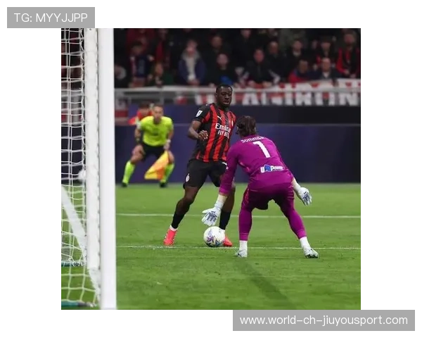 马特塔身披AC米兰球衣亮相圣西罗，2600万欧元转会费正式成交